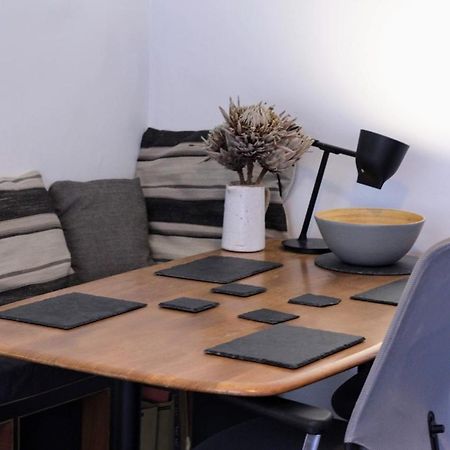 Traditional Victorian 2 Bed In Cobbled Street + Mod Cons - Full Home London Eksteriør bilde