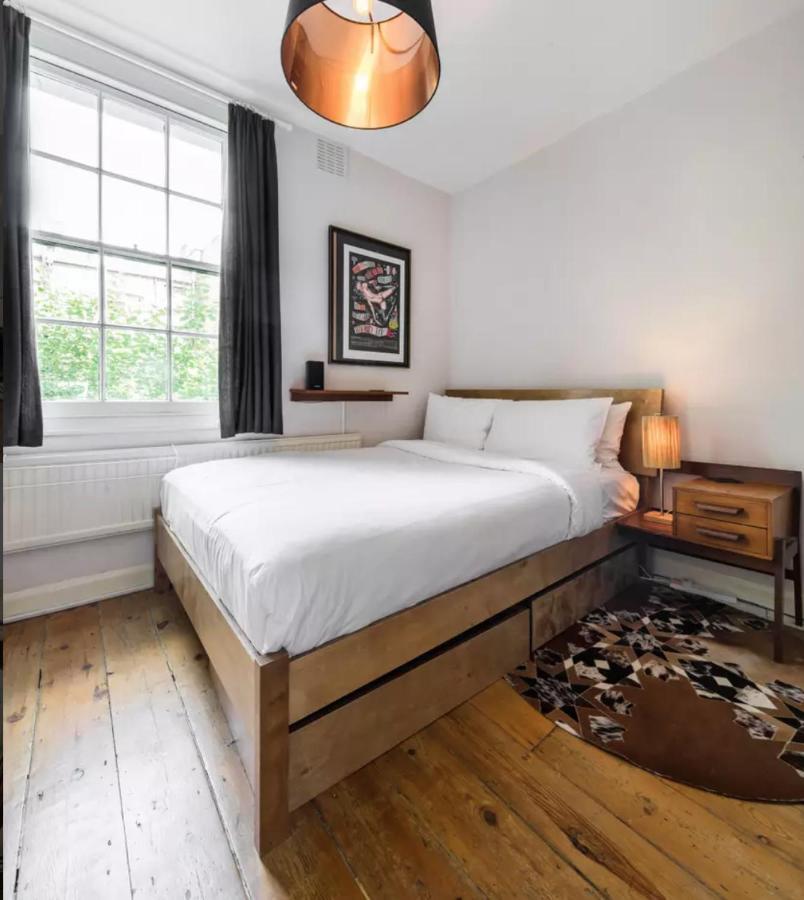 Traditional Victorian 2 Bed In Cobbled Street + Mod Cons - Full Home London Eksteriør bilde