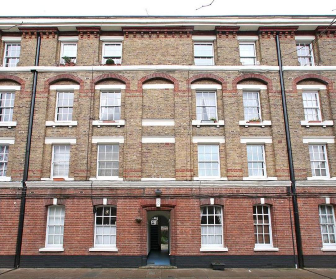 Traditional Victorian 2 Bed In Cobbled Street + Mod Cons - Full Home London Eksteriør bilde