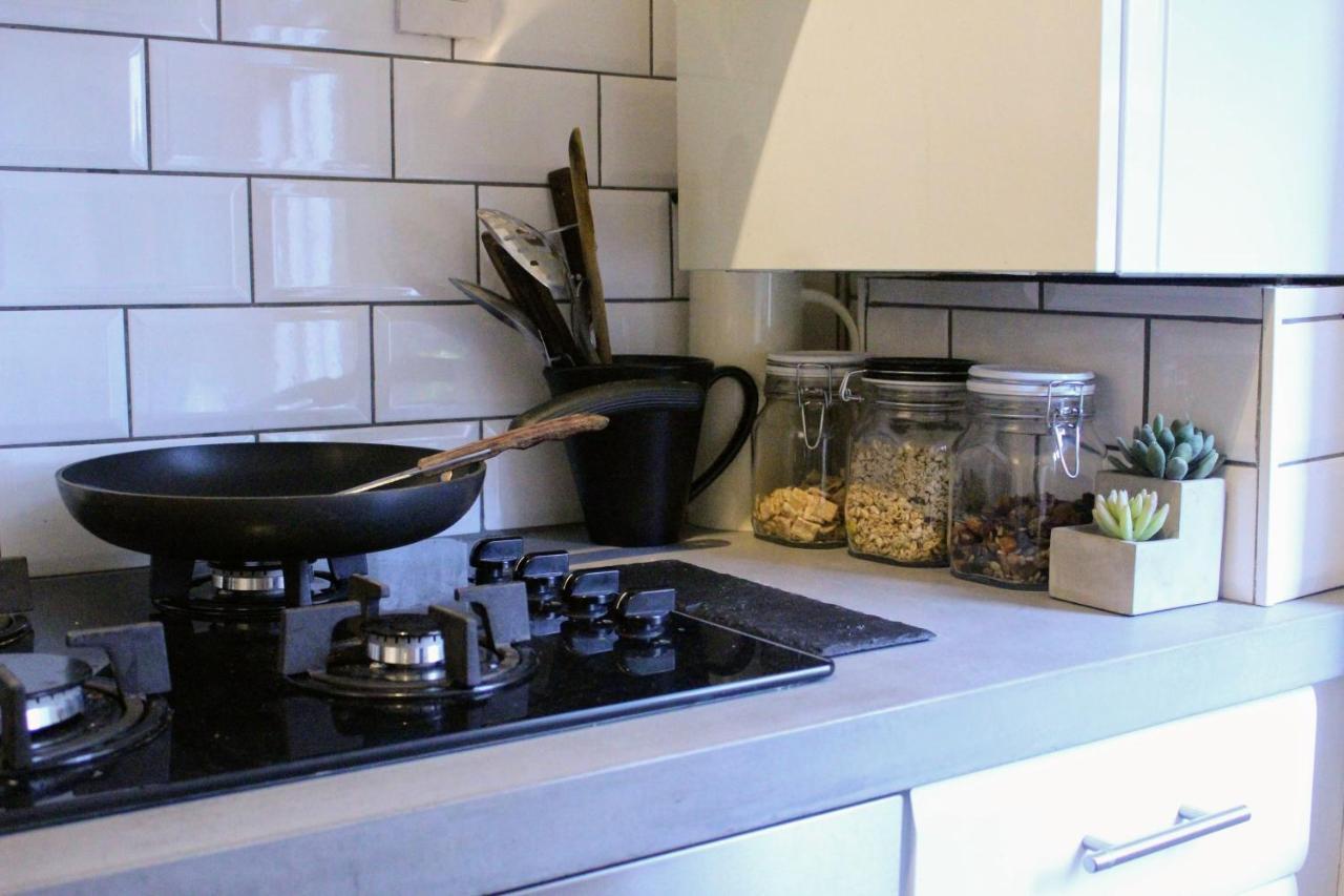 Traditional Victorian 2 Bed In Cobbled Street + Mod Cons - Full Home London Eksteriør bilde
