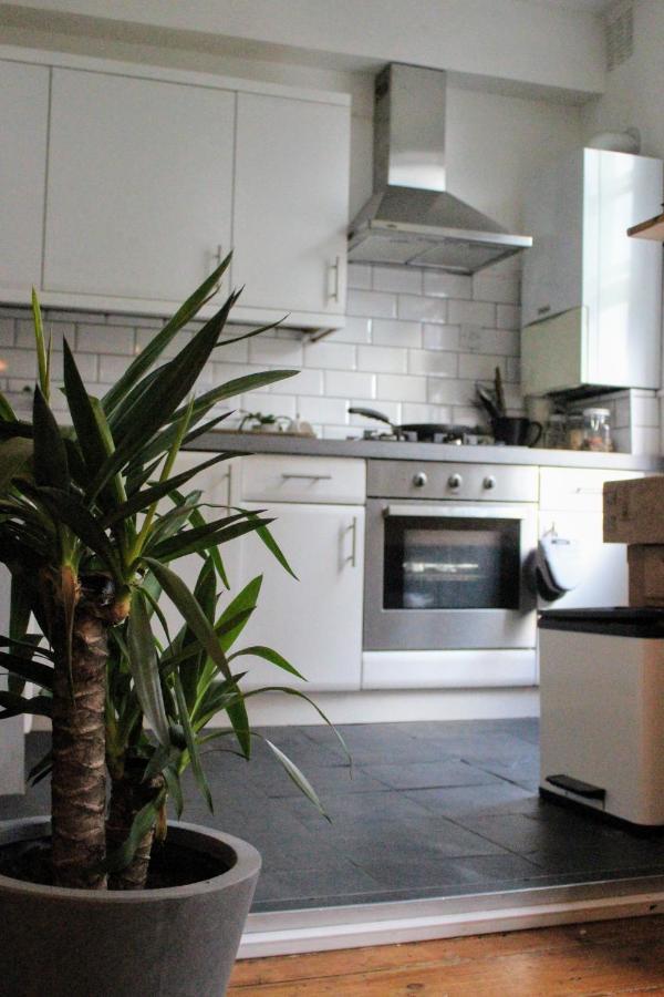 Traditional Victorian 2 Bed In Cobbled Street + Mod Cons - Full Home London Eksteriør bilde