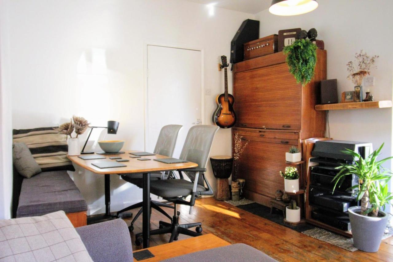 Traditional Victorian 2 Bed In Cobbled Street + Mod Cons - Full Home London Eksteriør bilde